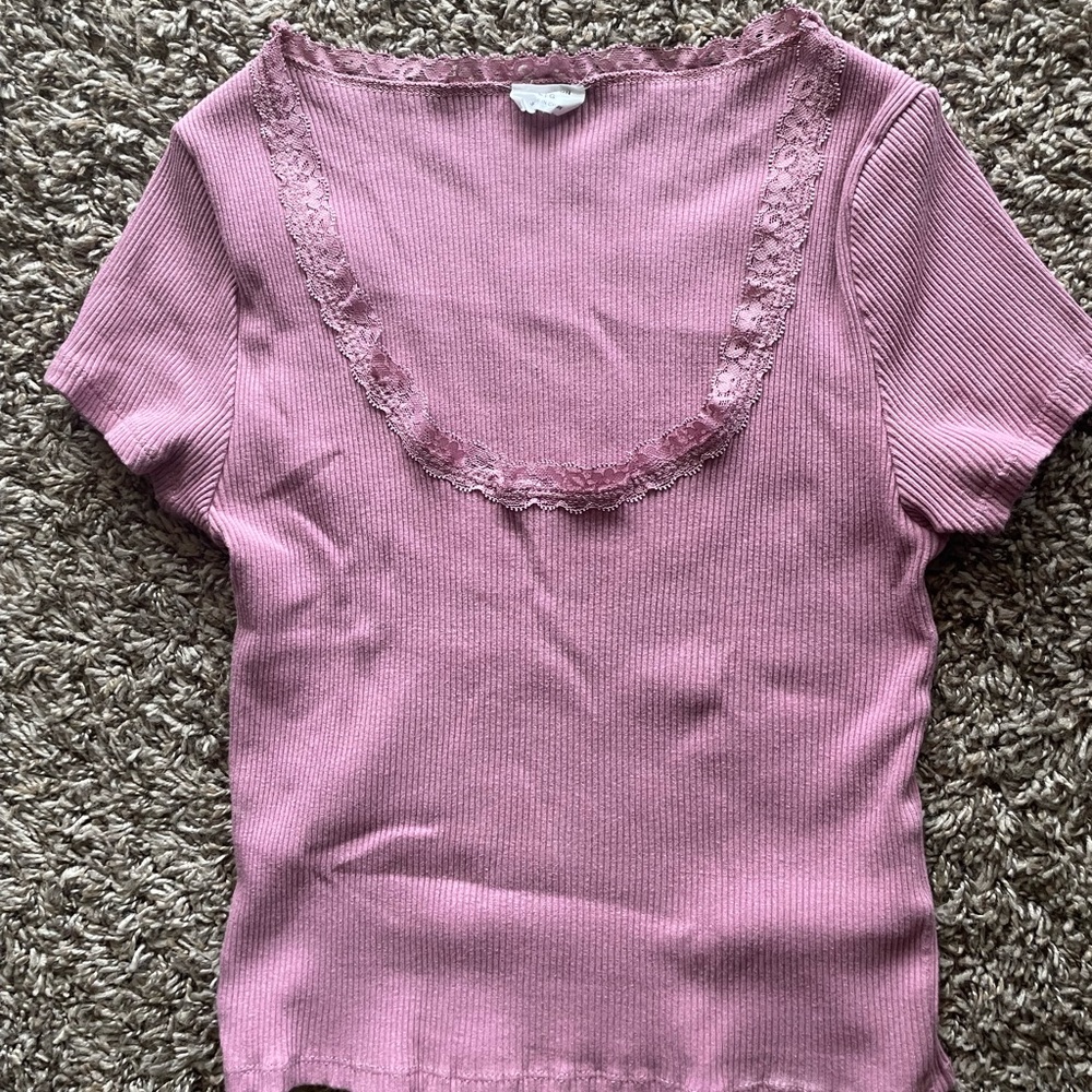 U- neck shirt